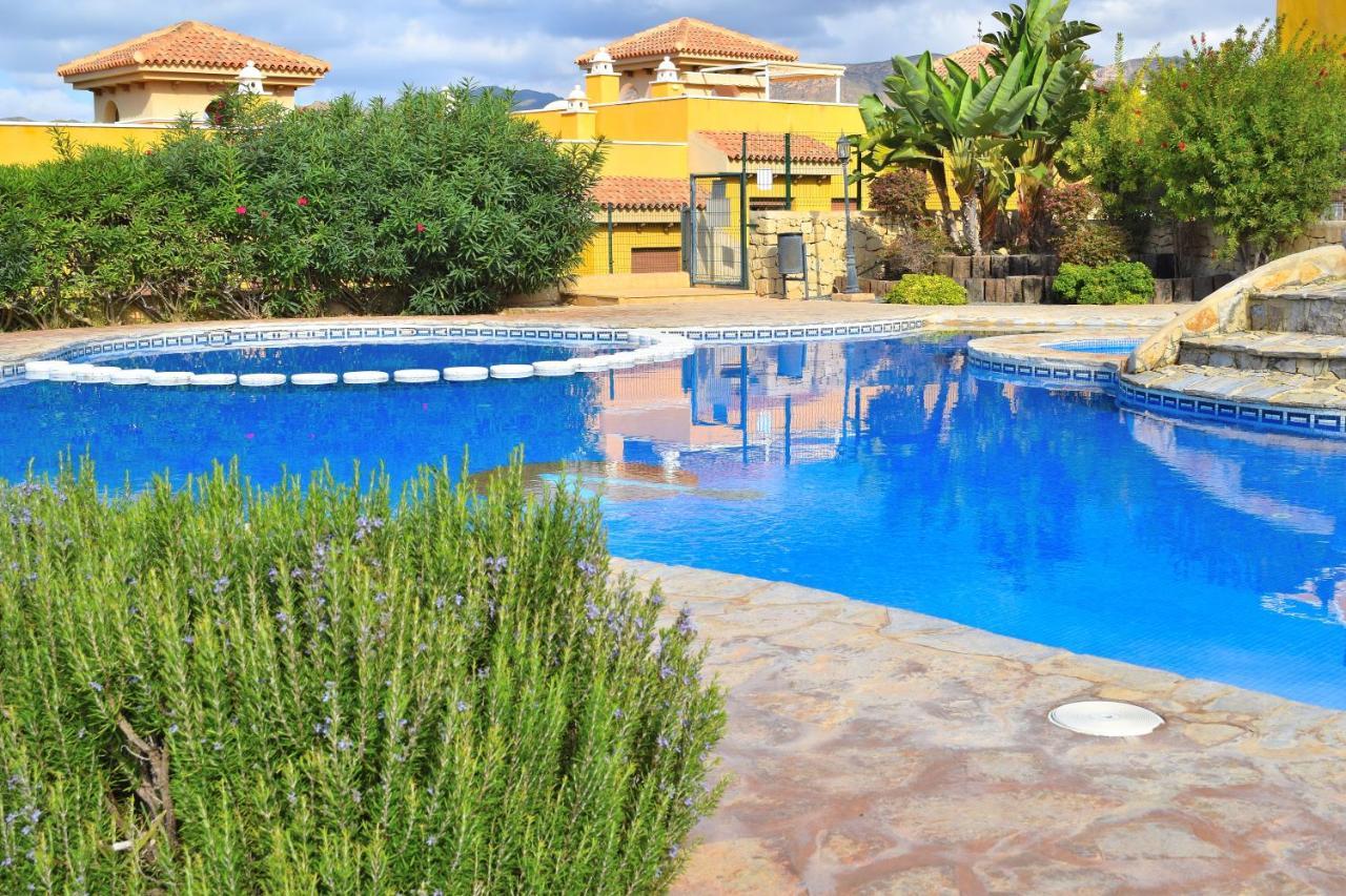Apartamento Con Hermoso Jardin Y Ac Isla Plana Dış mekan fotoğraf